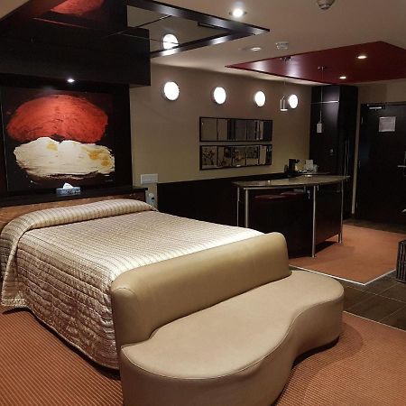 Le Chabrol Hotel & Suites Montreal Zewnętrze zdjęcie