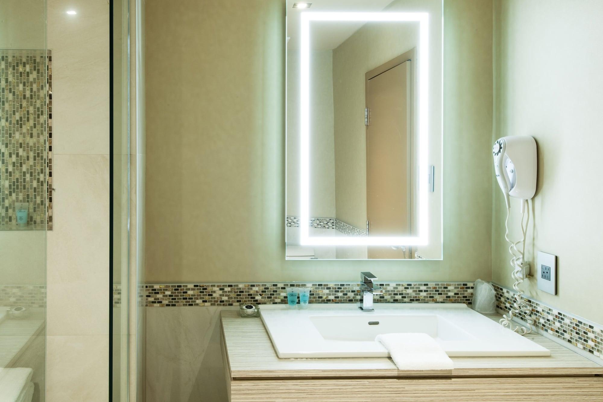 Le Chabrol Hotel & Suites Montreal Zewnętrze zdjęcie