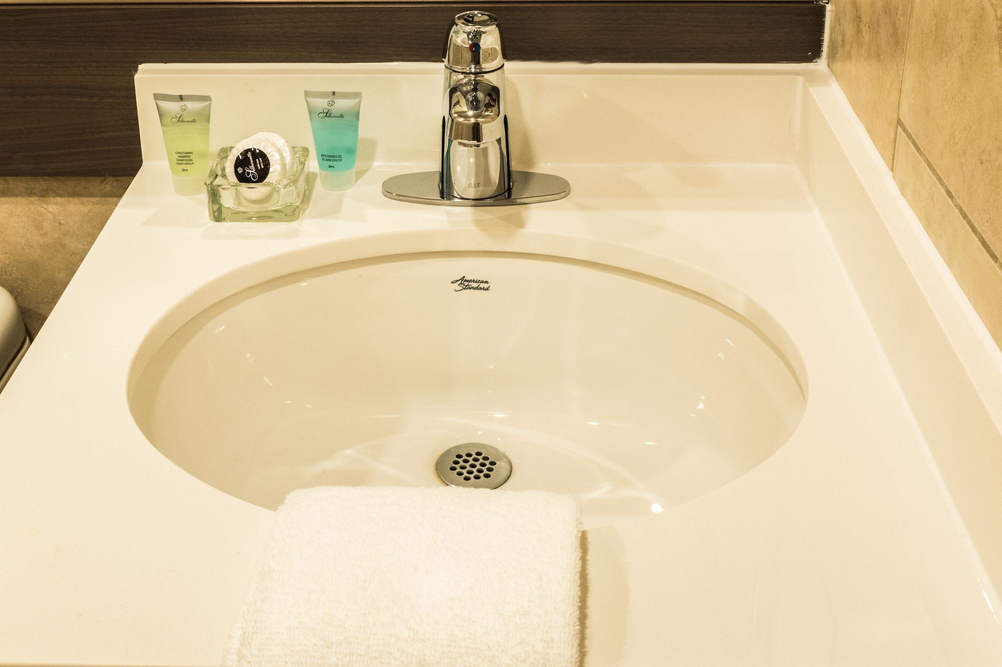 Le Chabrol Hotel & Suites Montreal Zewnętrze zdjęcie