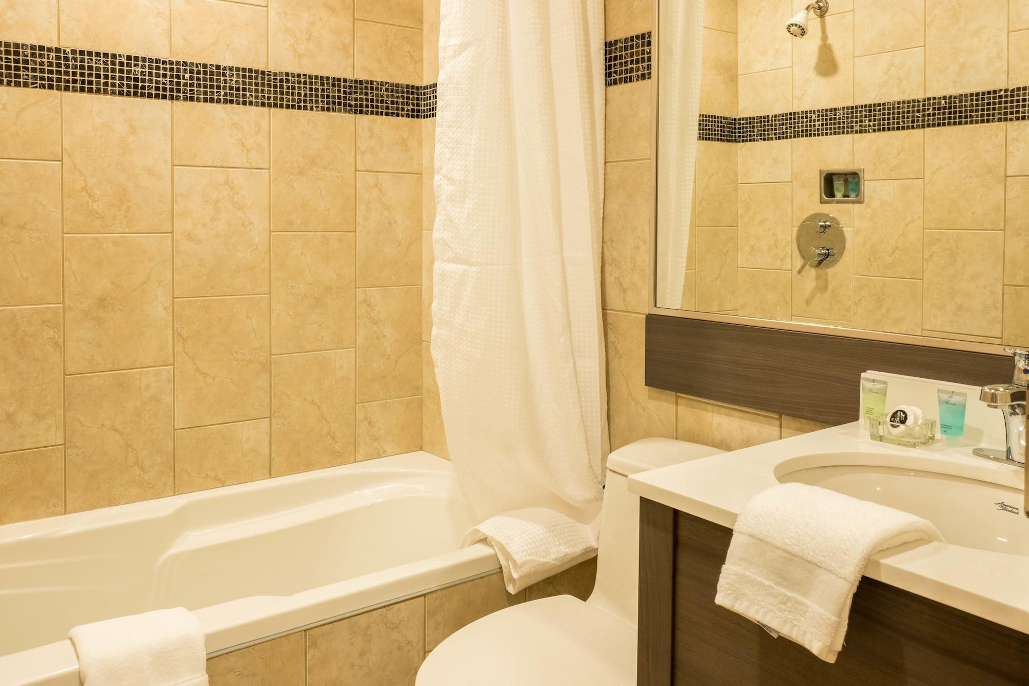 Le Chabrol Hotel & Suites Montreal Zewnętrze zdjęcie