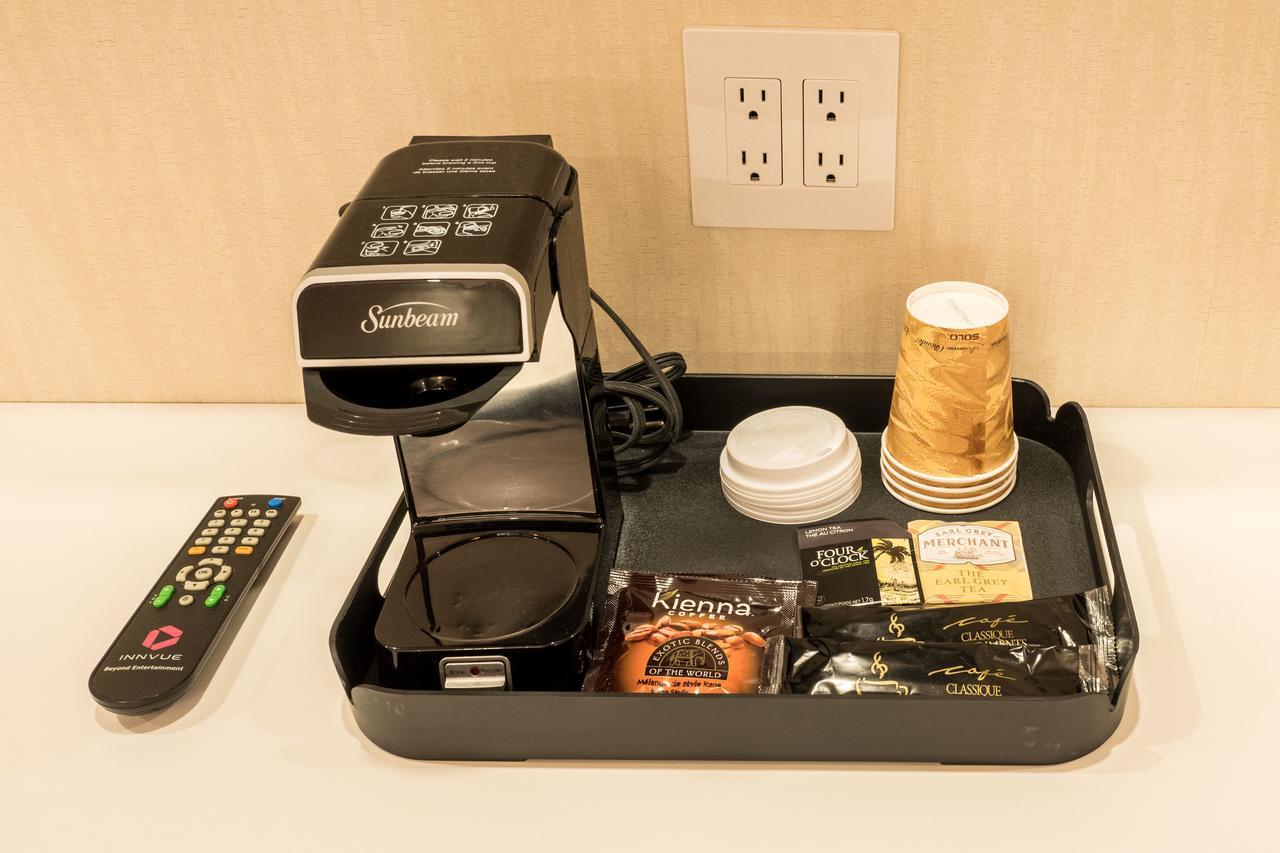 Le Chabrol Hotel & Suites Montreal Zewnętrze zdjęcie