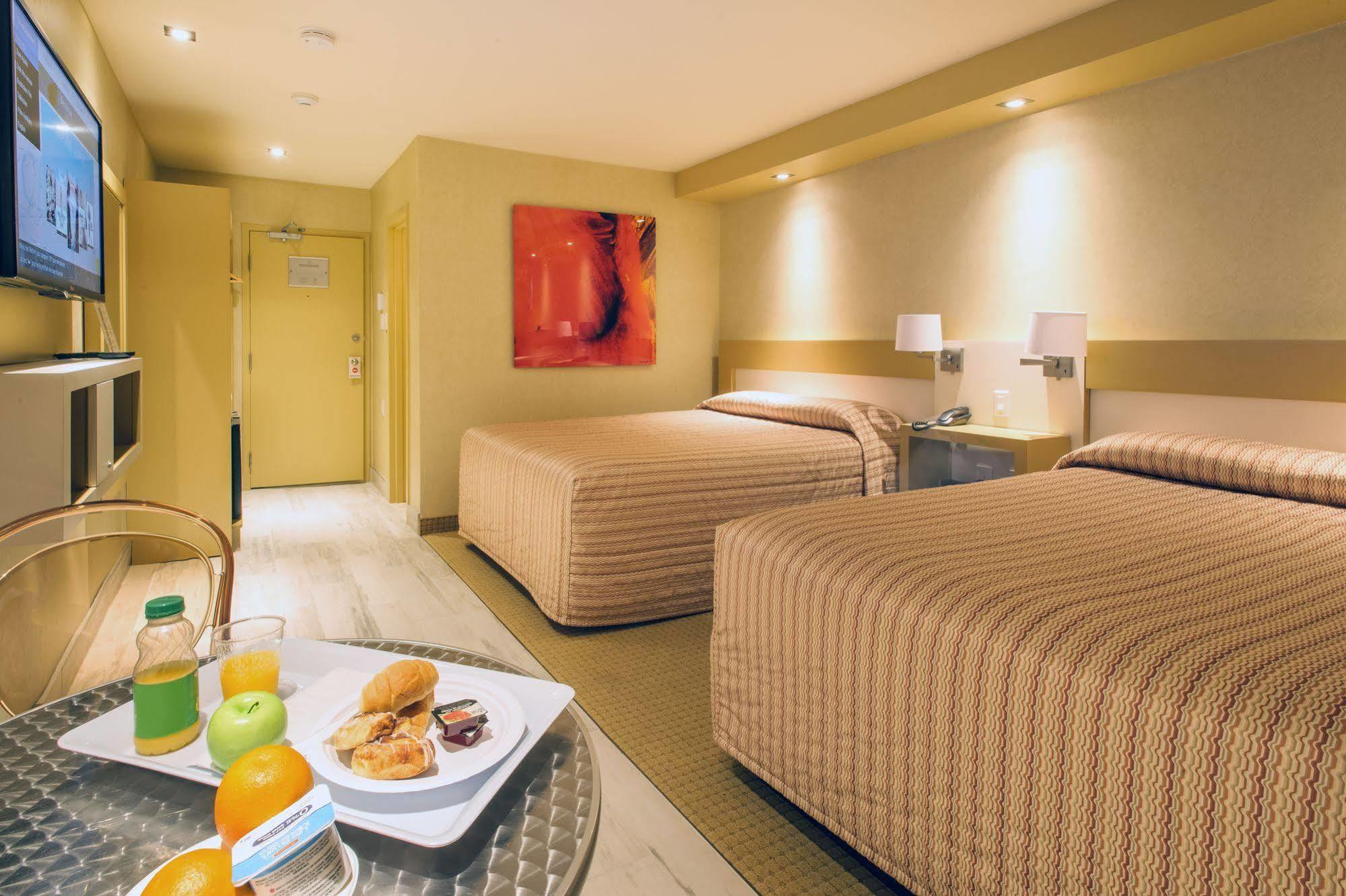 Le Chabrol Hotel & Suites Montreal Zewnętrze zdjęcie