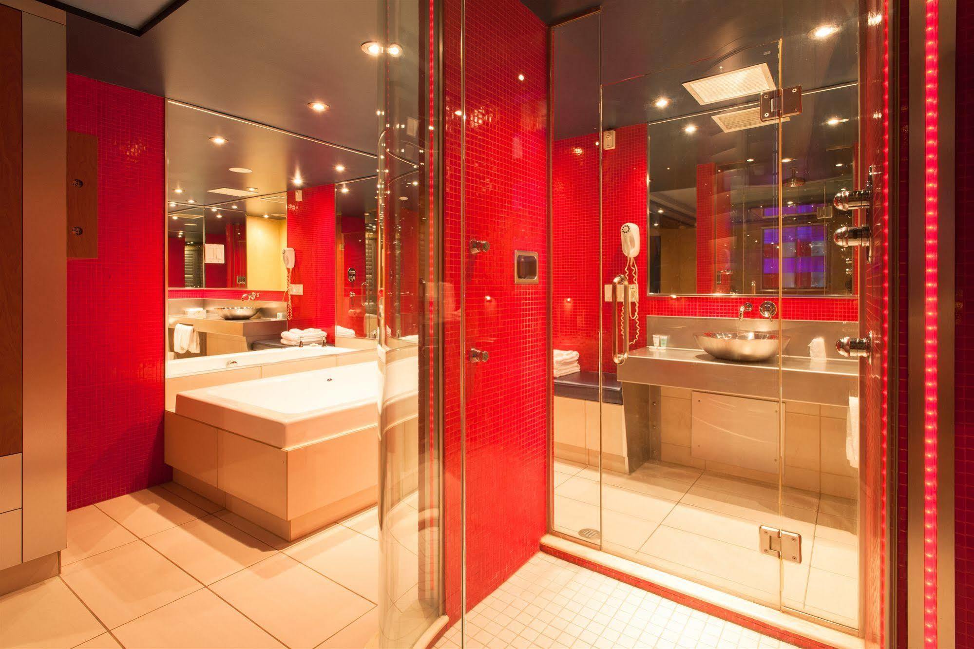 Le Chabrol Hotel & Suites Montreal Zewnętrze zdjęcie